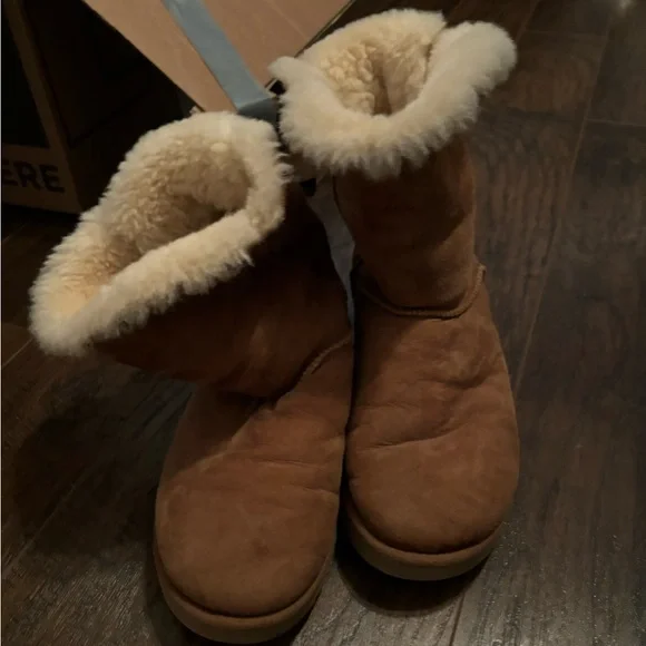 ugg boots - Picture 3 of 3